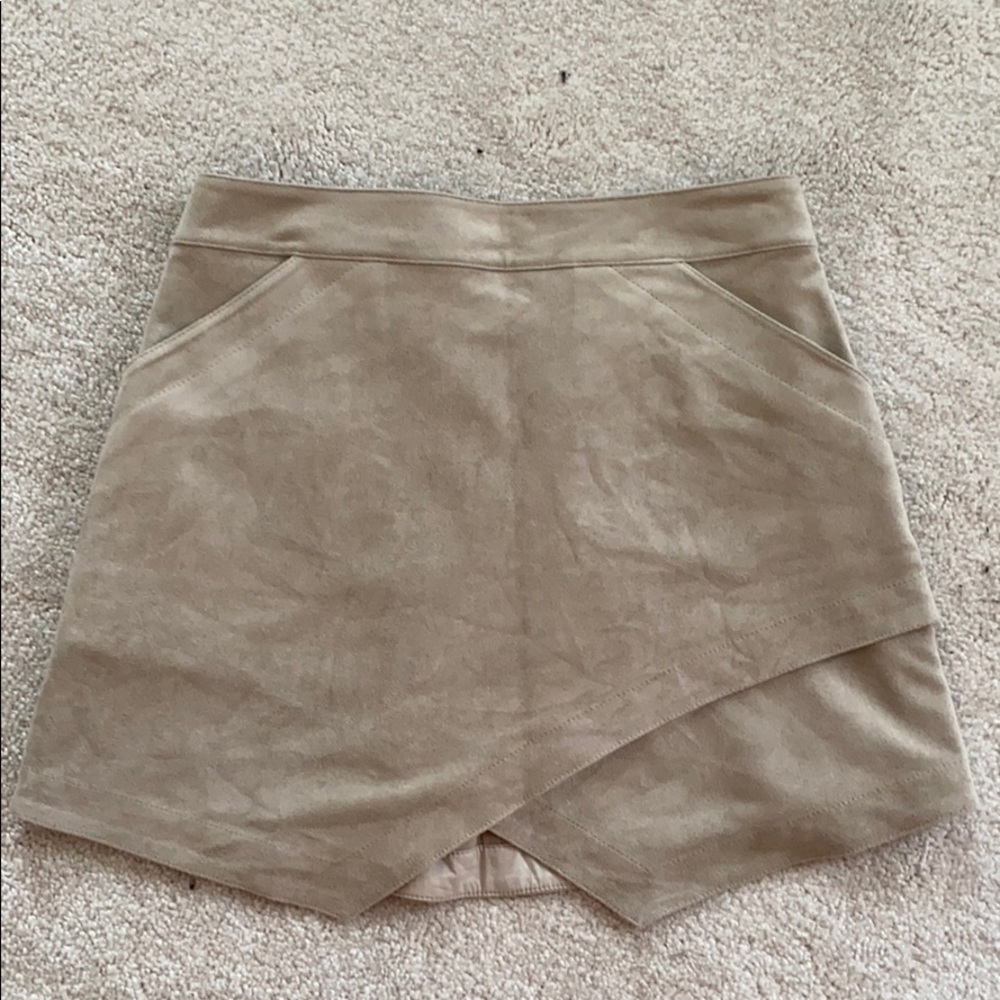 BCBG suede skirt - toupee